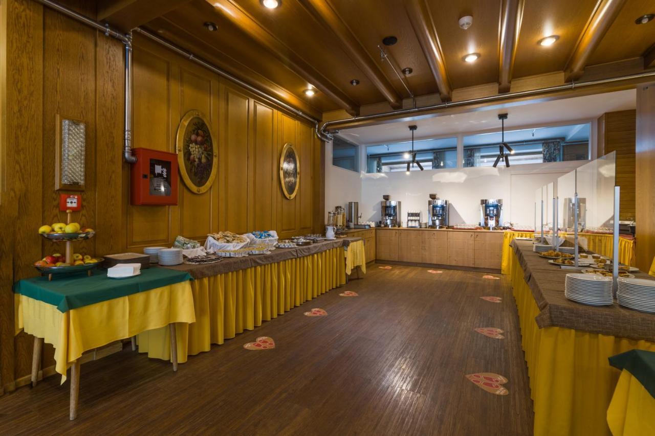 Hotel Villa Argentina Cortina dʼAmpezzo Eksteriør billede