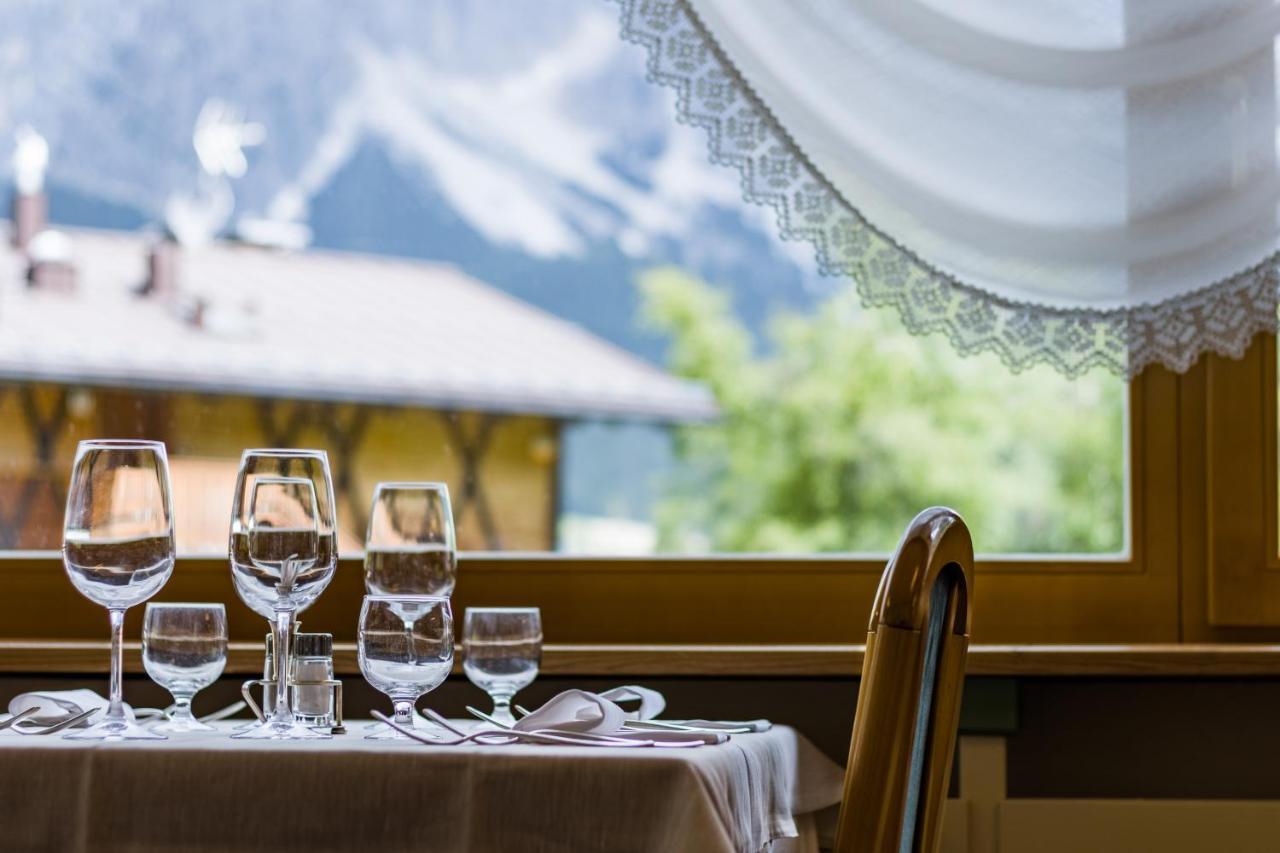 Hotel Villa Argentina Cortina dʼAmpezzo Eksteriør billede