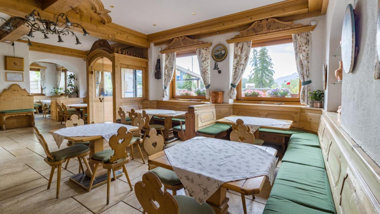 Hotel Villa Argentina Cortina dʼAmpezzo Eksteriør billede