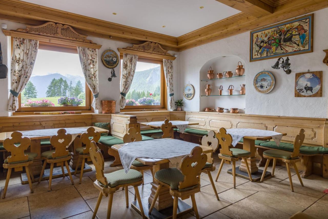 Hotel Villa Argentina Cortina dʼAmpezzo Eksteriør billede