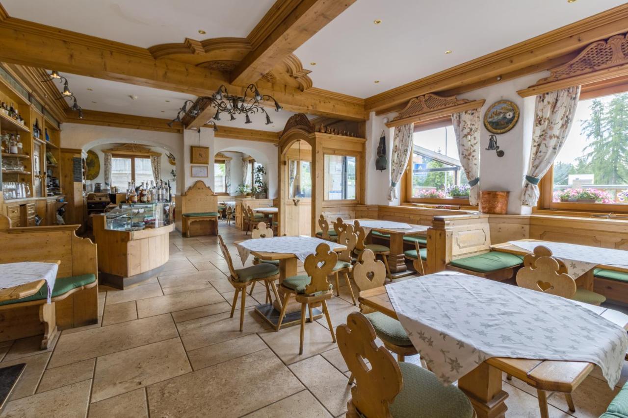 Hotel Villa Argentina Cortina dʼAmpezzo Eksteriør billede