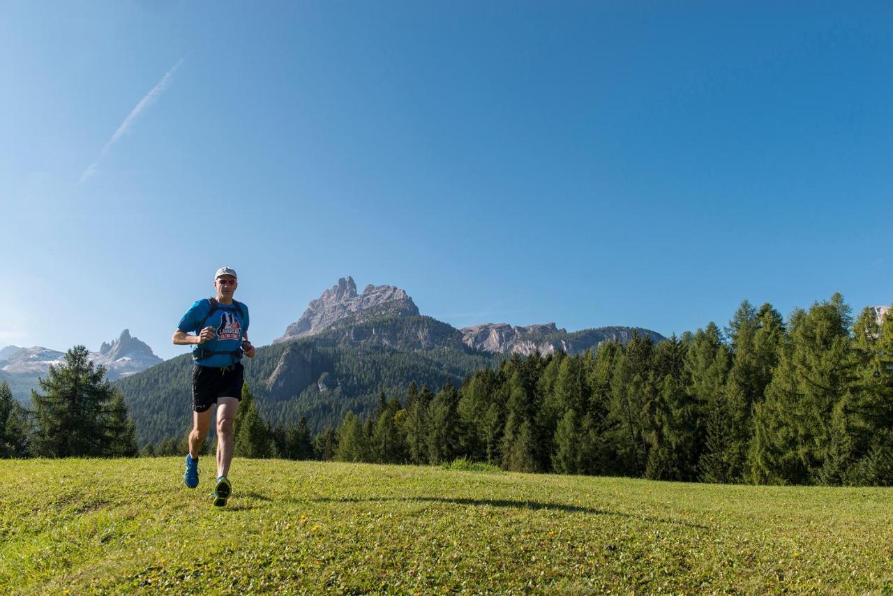 Hotel Villa Argentina Cortina dʼAmpezzo Eksteriør billede
